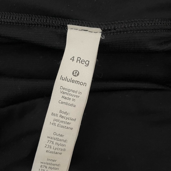 Lulu pattern shorts size 4 regular - Picture 2 of 3